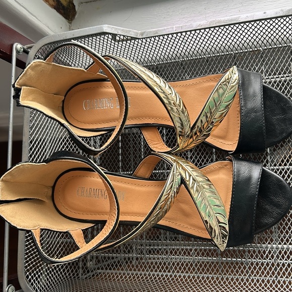 Size 8 Gold and black Charming Lady heels - Picture 11 of 11